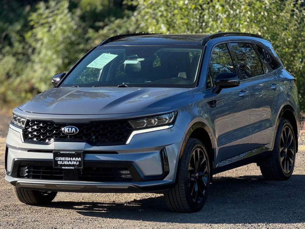 Used 2021 Everlasting Silver Kia SX image 3