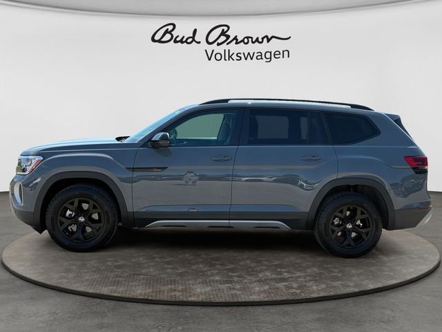 Certified 2025 Volkswagen Atlas Atlas Peak Edition with VIN 1V2CR2CA7SC561492 for sale in Kansas City