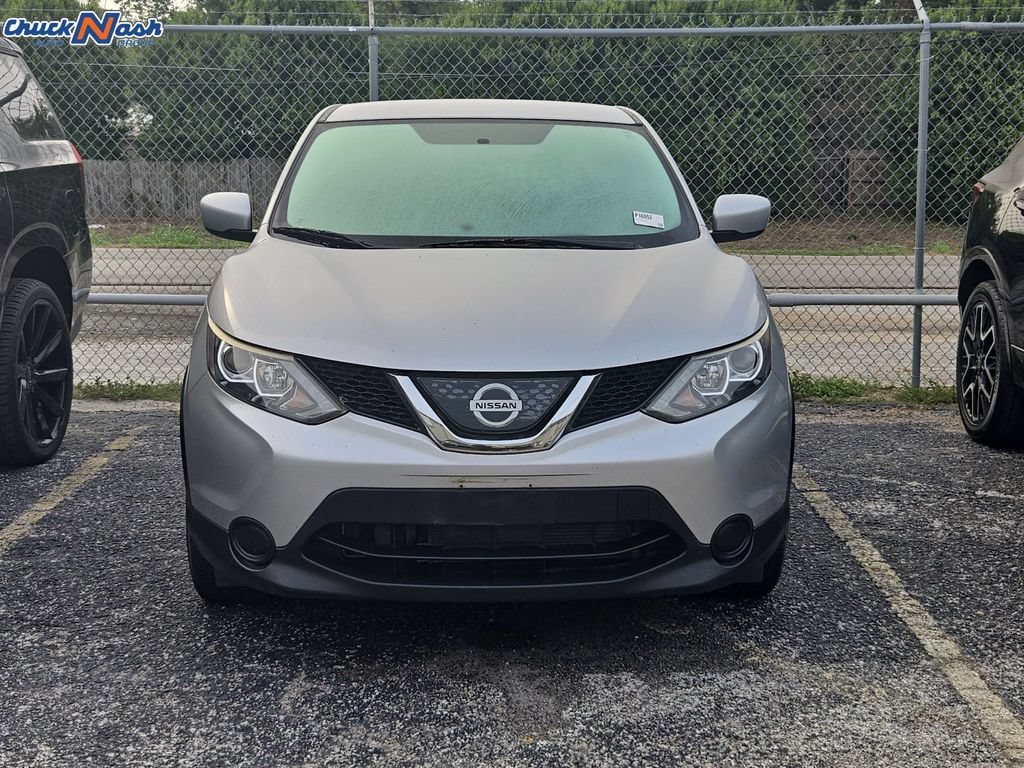 Used 2018 Silver Nissan S image 2
