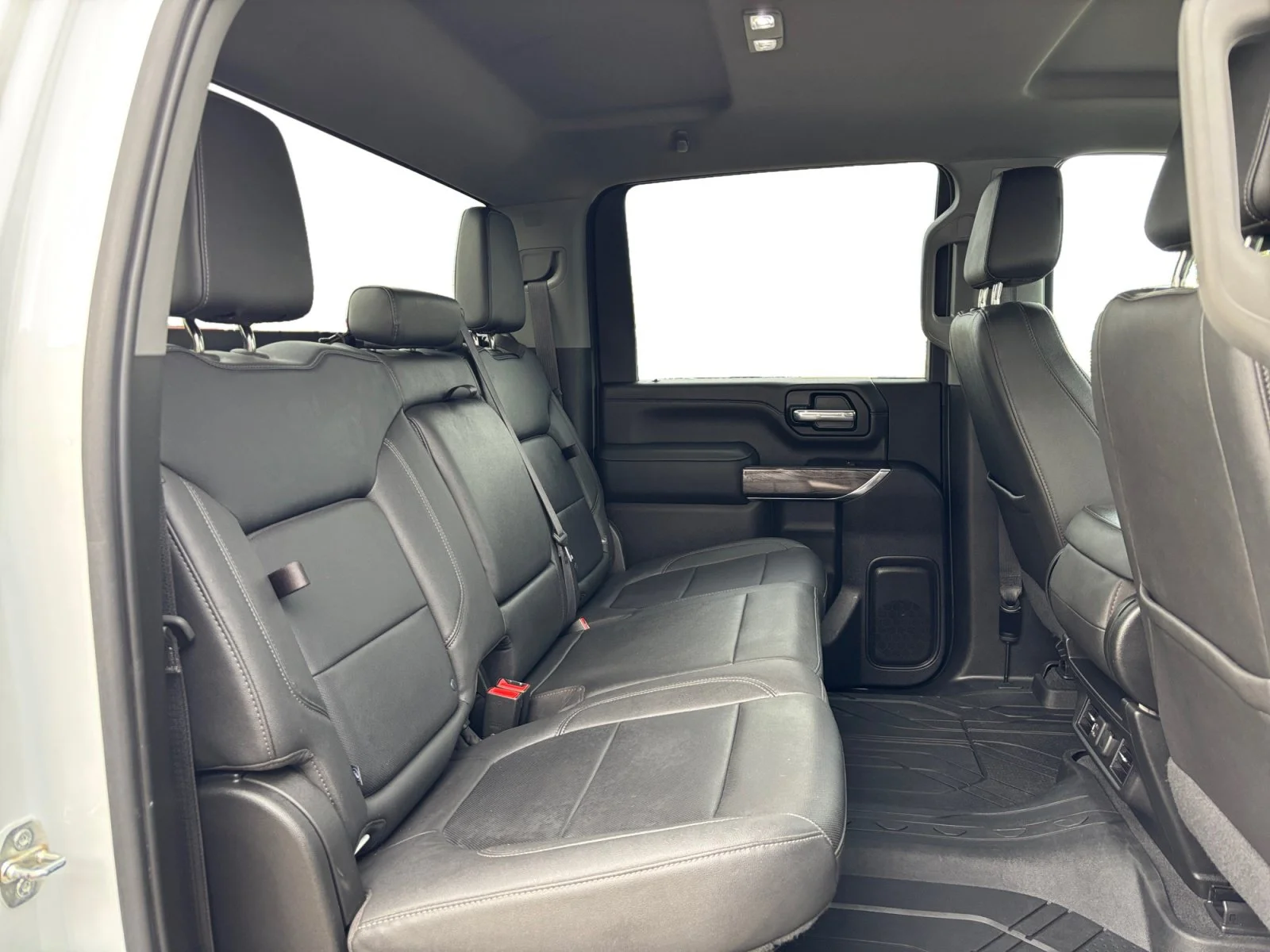 Used 2022 White Chevrolet LTZ image 18