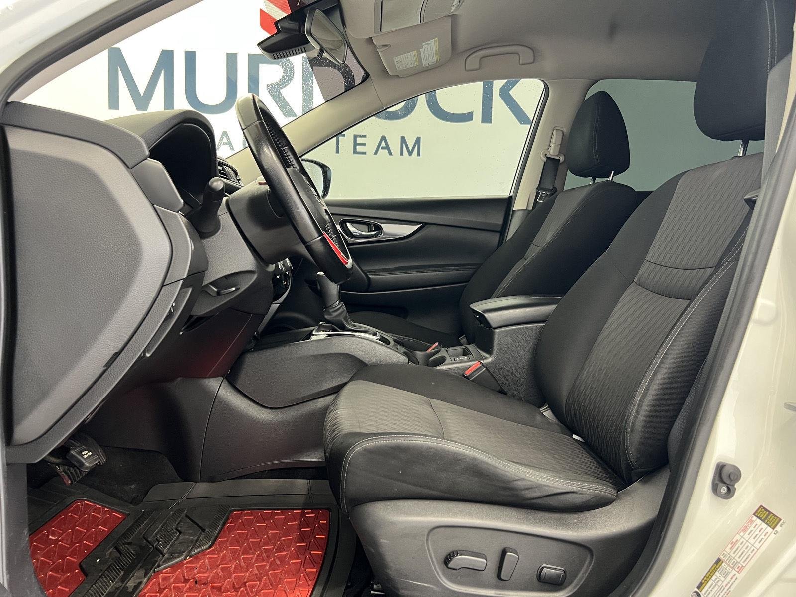 2020 Nissan Rogue SV - Photo 12