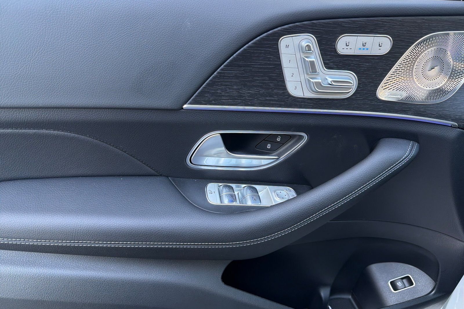 New 2026 Polar White Mercedes-Benz GLS 450 image 24