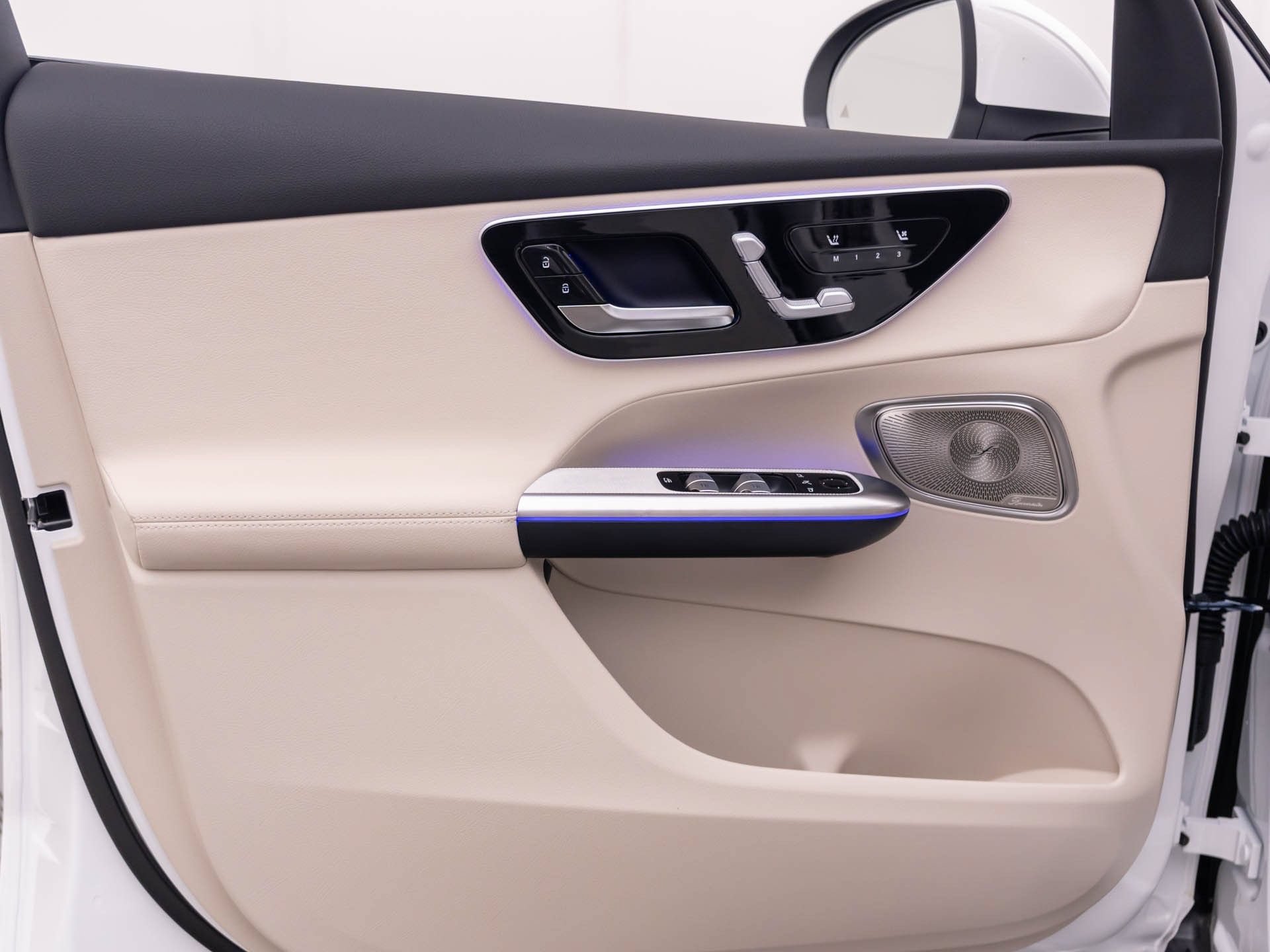 New 2027 Polar White Mercedes-Benz GLC 300 image 58