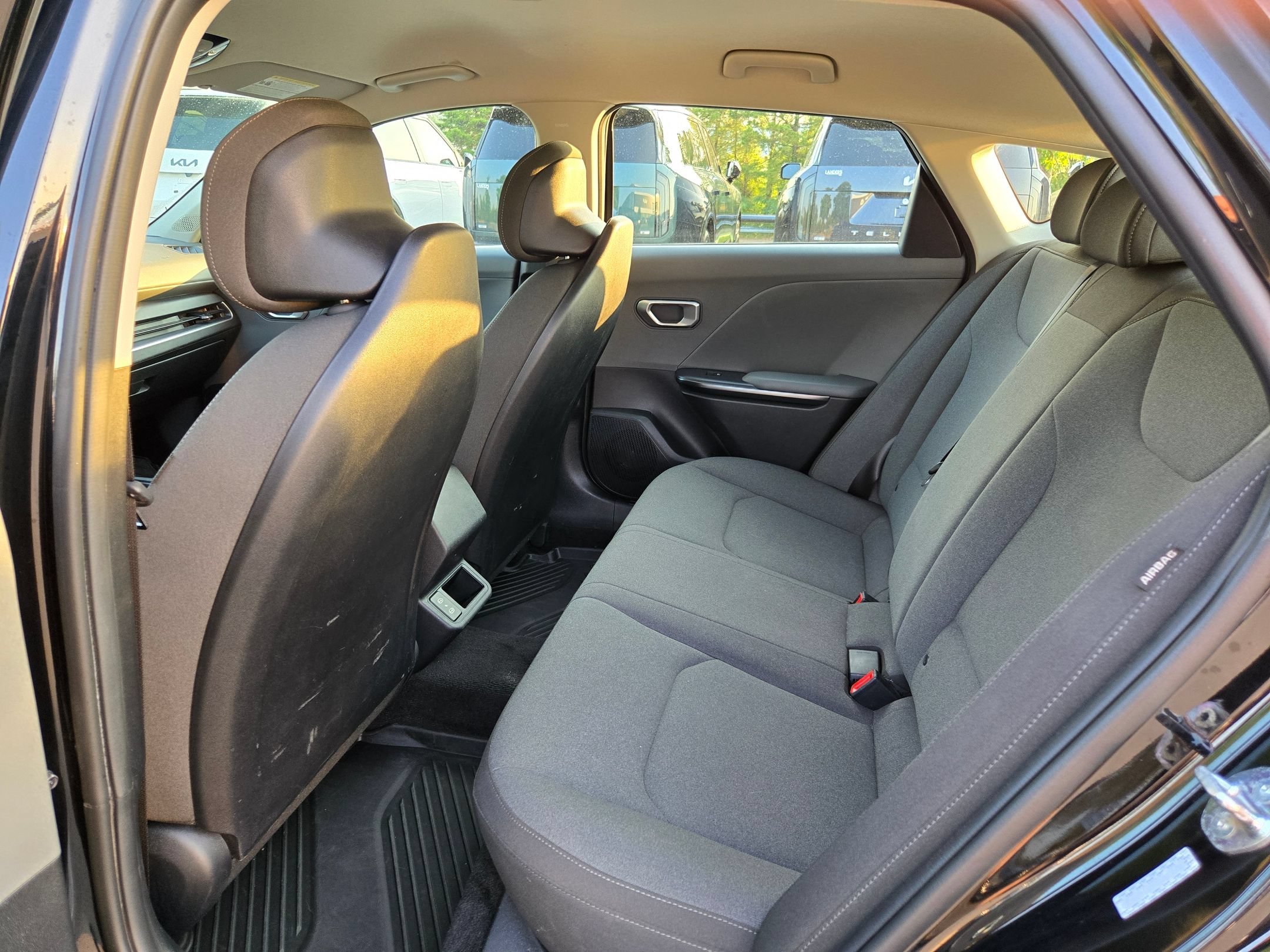 Used 2025 Aurora Black Pearl Kia LXS image 36