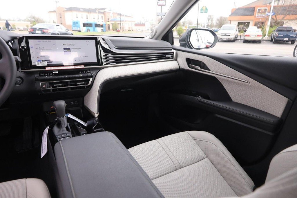 Used 2026 Reservoir Blue Toyota XLE AWD (Natl) image 25