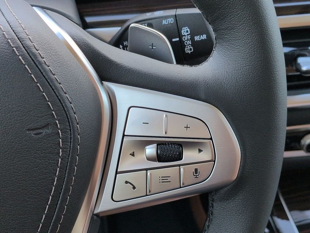 New 2027 Mineral White Metallic BMW xDrive40i image 27