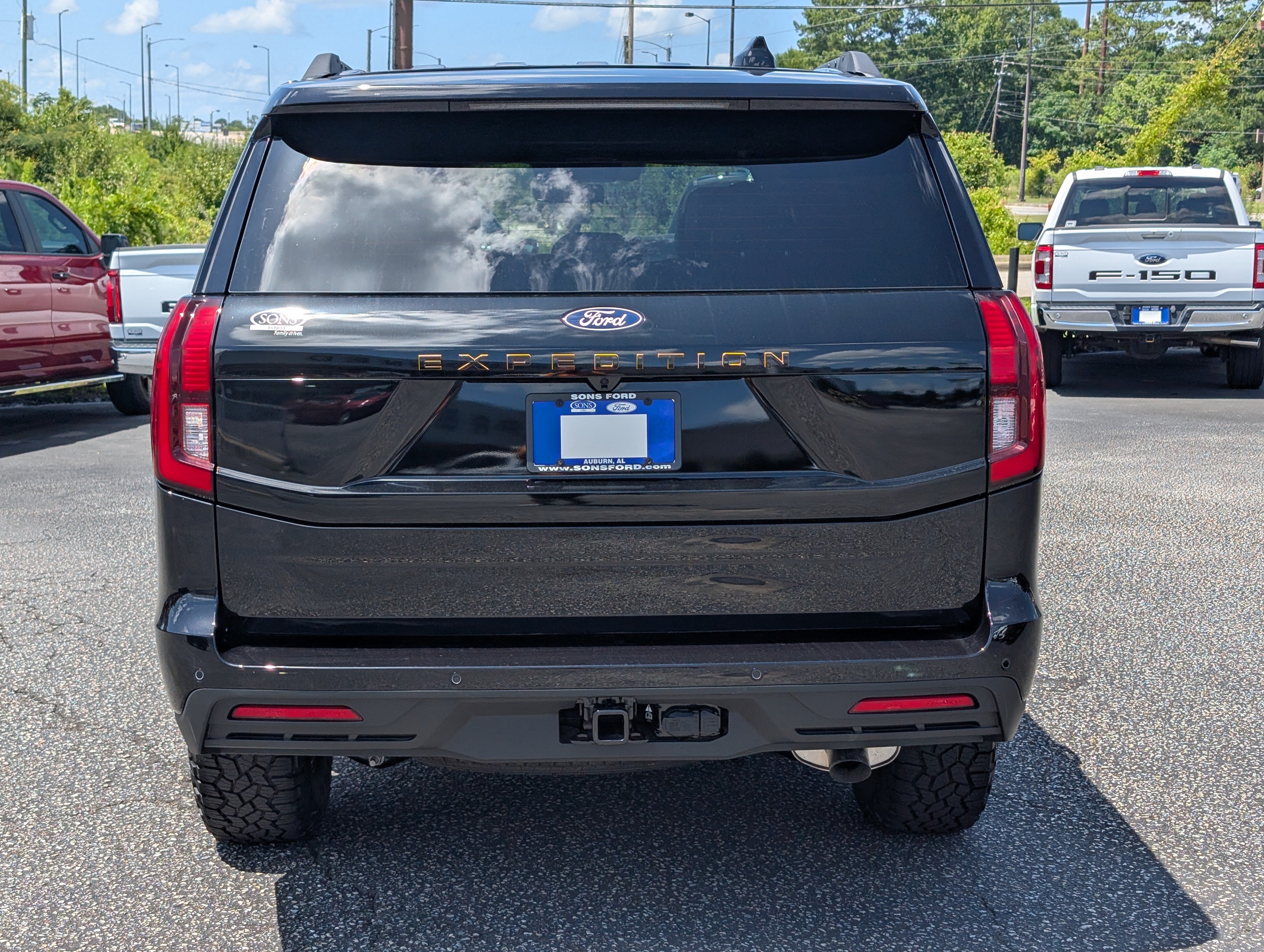 New 2027 Agate Black Metallic FORD Tremor® image 10