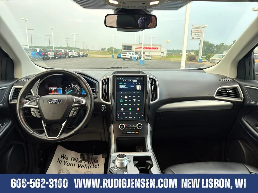 Used 2022 Silver Ford SEL image 12