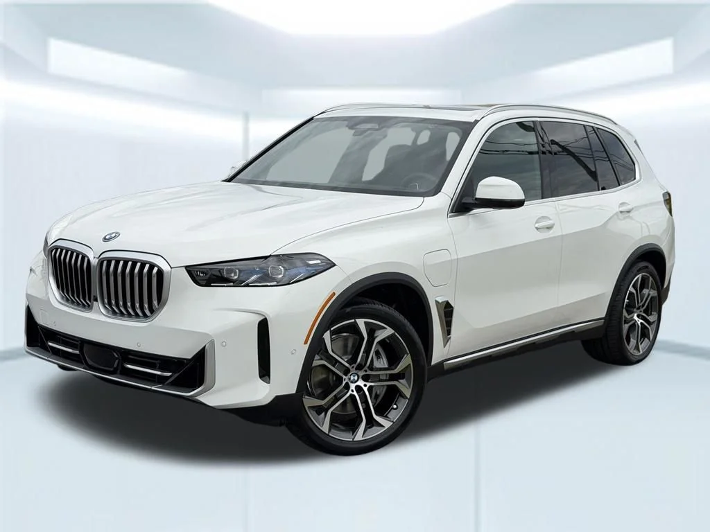 2026 BMW X5 xDrive50e's photo