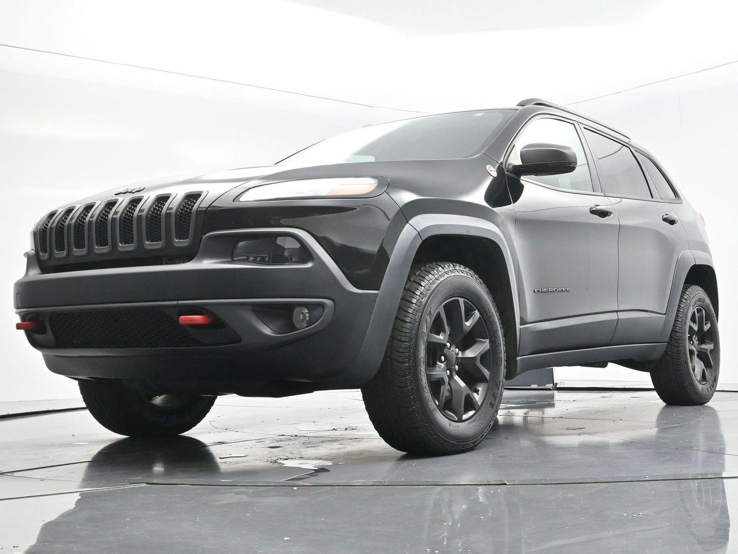 Used 2018 Diamond Black Crystal Pearlcoat Jeep Trailhawk image 42