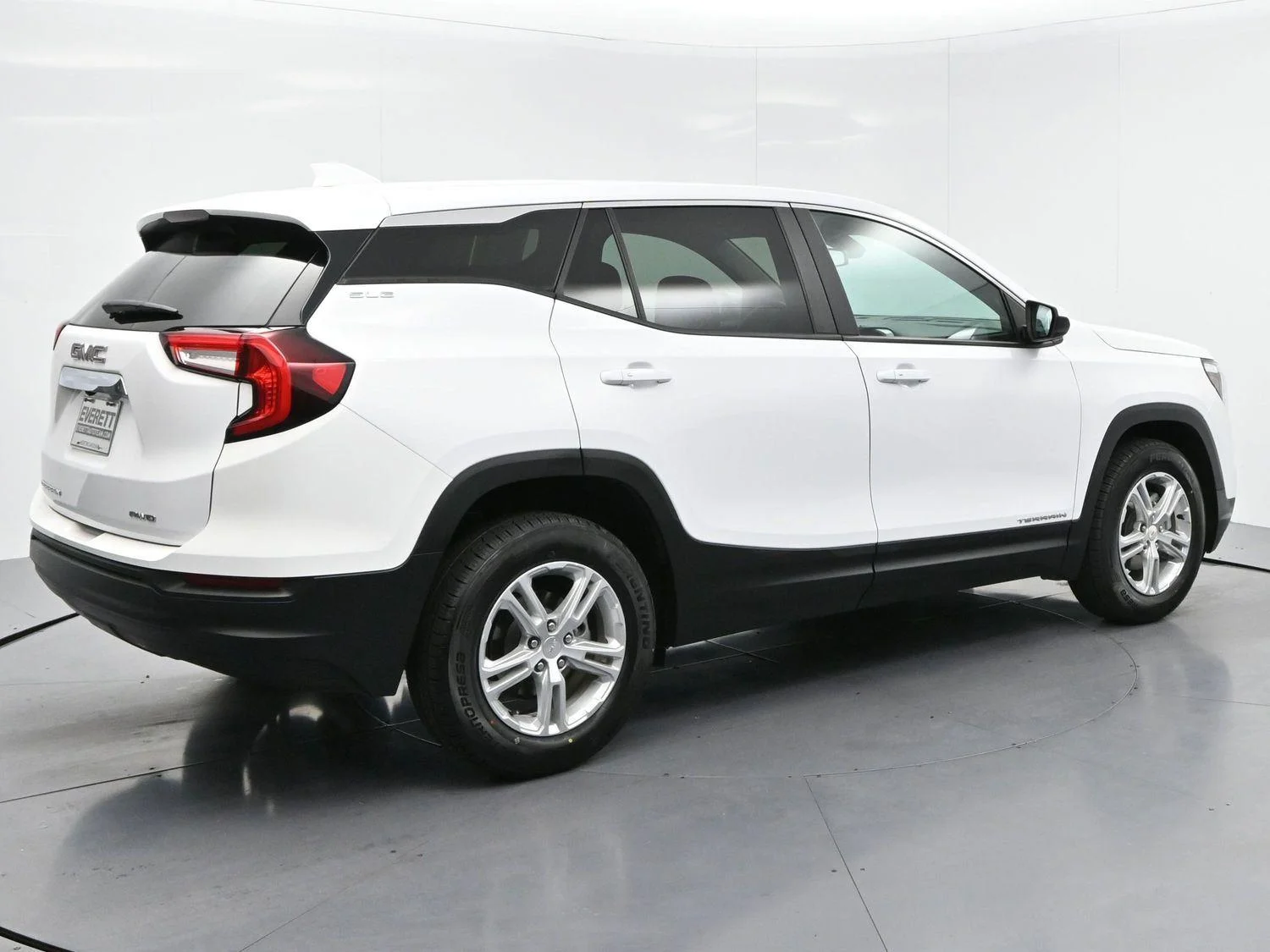Used 2022 Summit White GMC SLE image 7