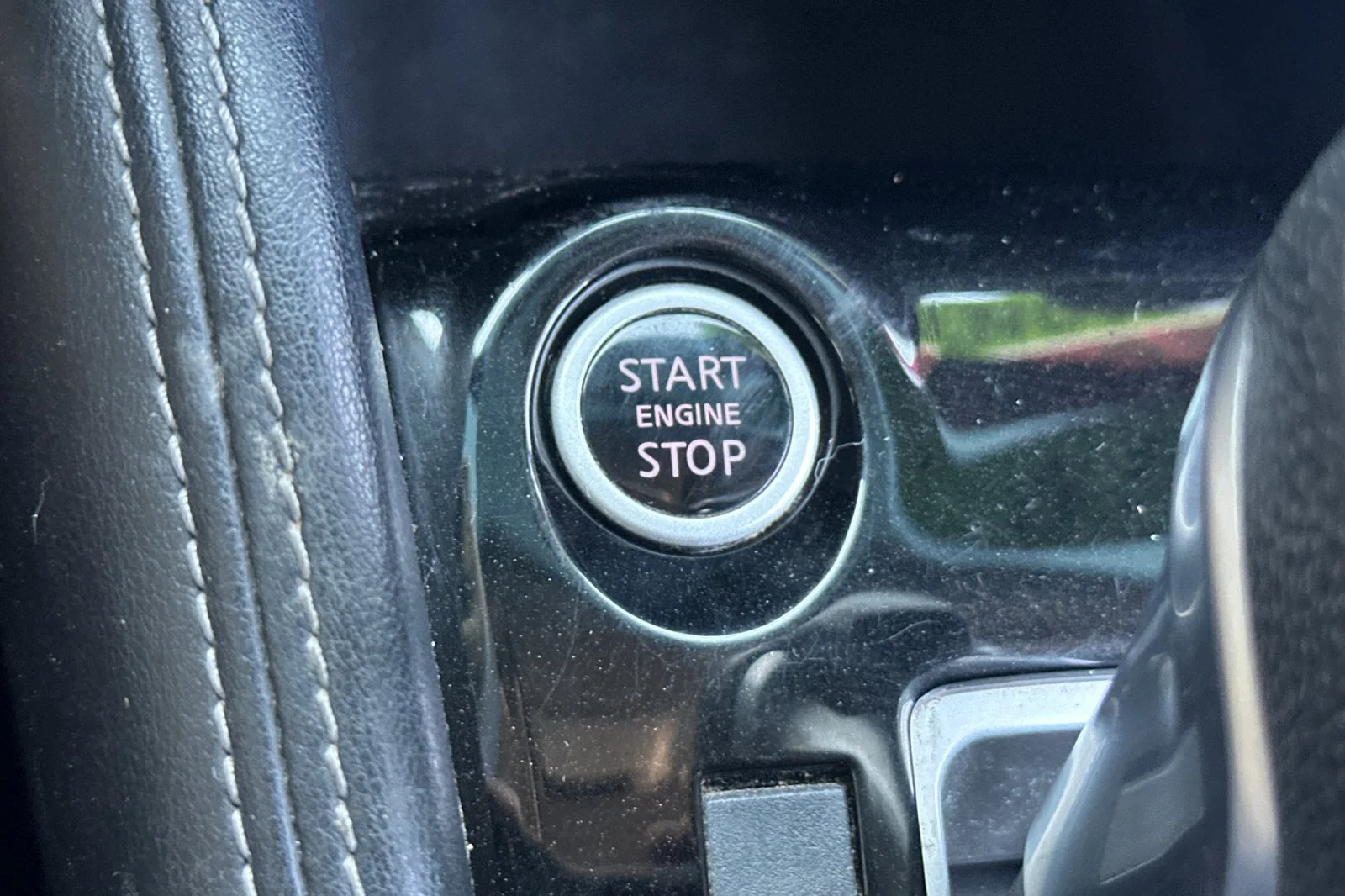 Used 2019 Silver Nissan SR image 22