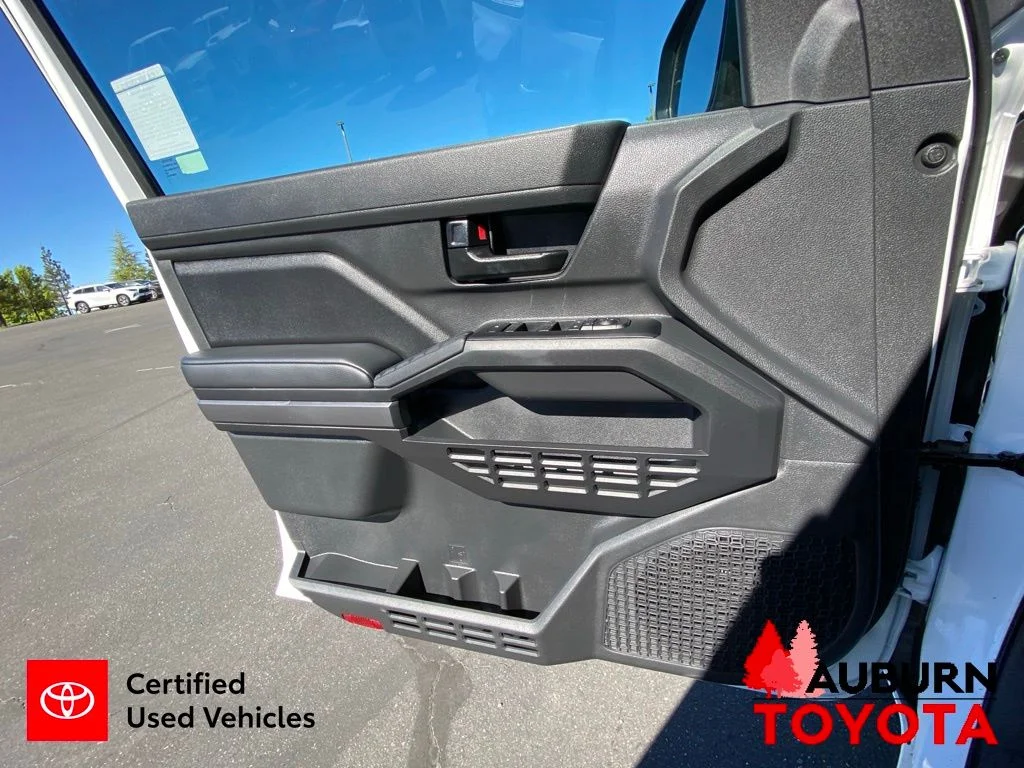Certified Used 2025 Ice Cap Toyota SR5 image 34