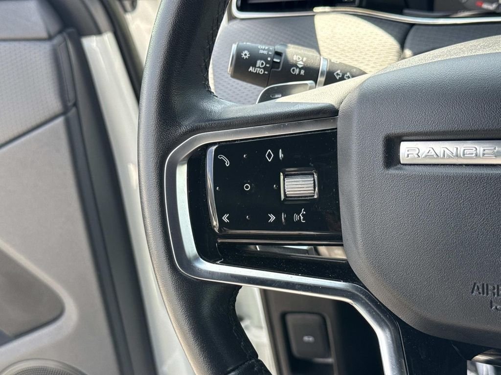 Used 2023 White Land Rover Dynamic image 7