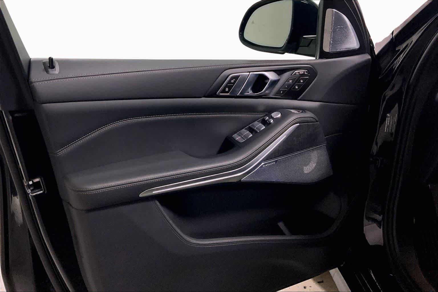 New 2026 Black Sapphire Metallic BMW ALPINA XB7 image 10