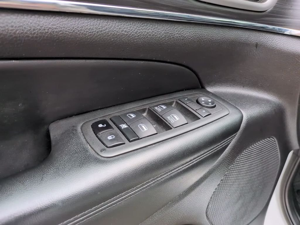 Used 2022 White Jeep Limited image 20