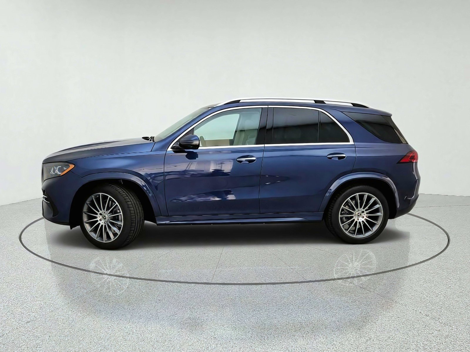 New 2027 Twilight Blue Metallic Mercedes-Benz GLE 350 4MATIC® SUV image 14