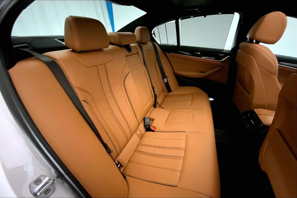 Used 2019 Mineral White Metallic BMW  image 15