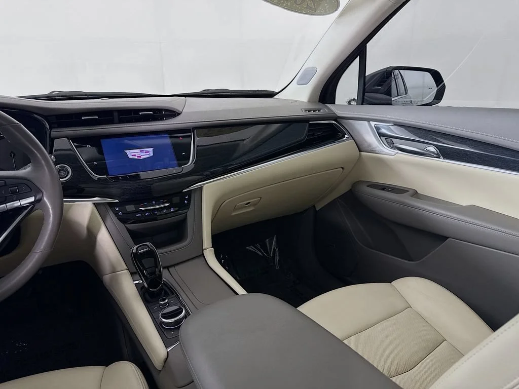 Used 2023 Wilder Metallic Cadillac Premium Luxury image 25