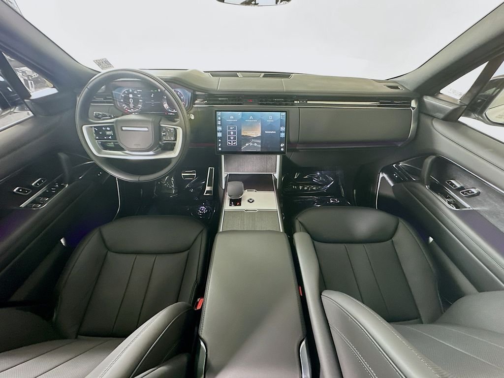 Used 2025 Fuji White Land Rover SE image 26