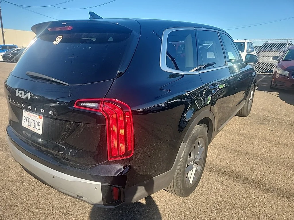 Used 2024 Black Kia LX image 12