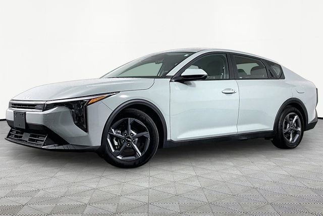 2026 Kia K4 LXS AT's photo