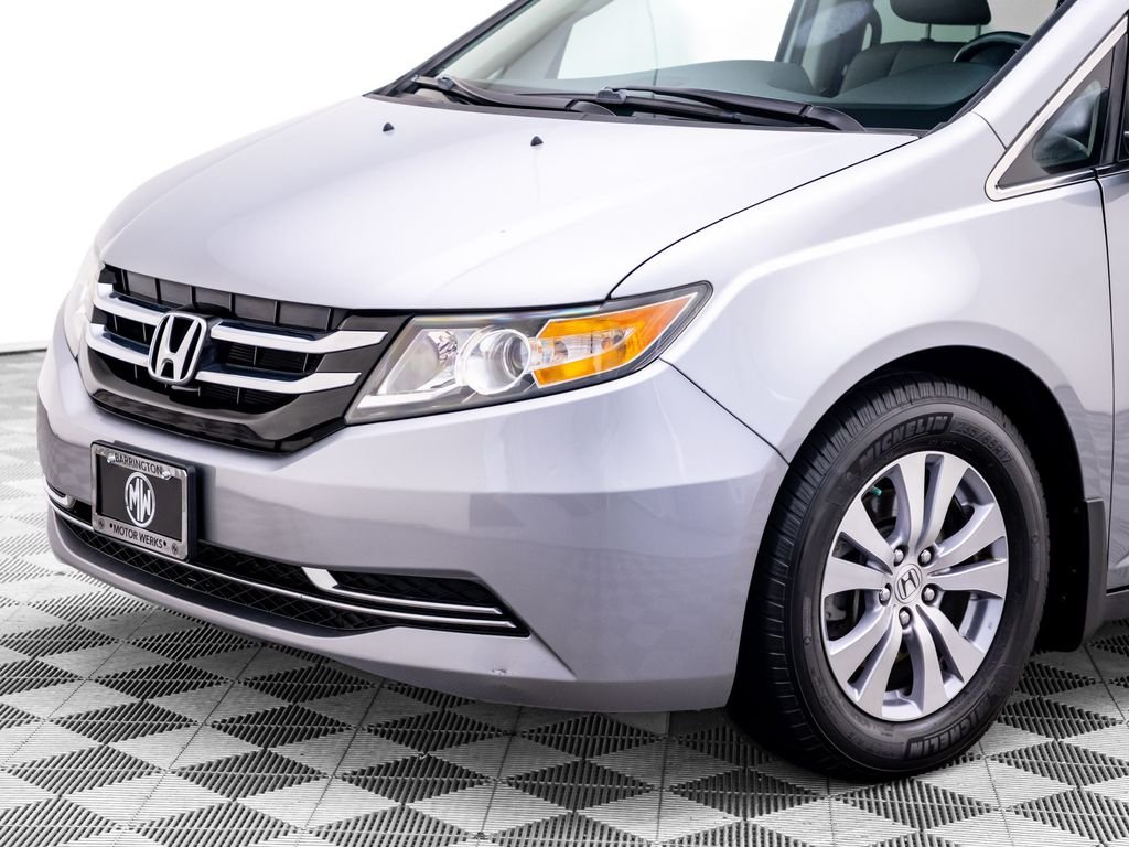 Certified Used 2016 Lunar Silver Metallic Honda EX-L image 38