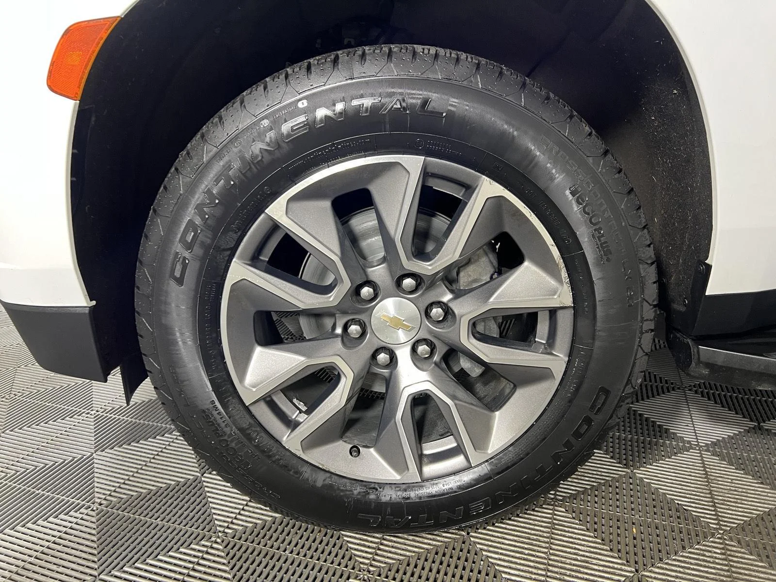 Used 2024 Summit White Chevrolet LS image 44