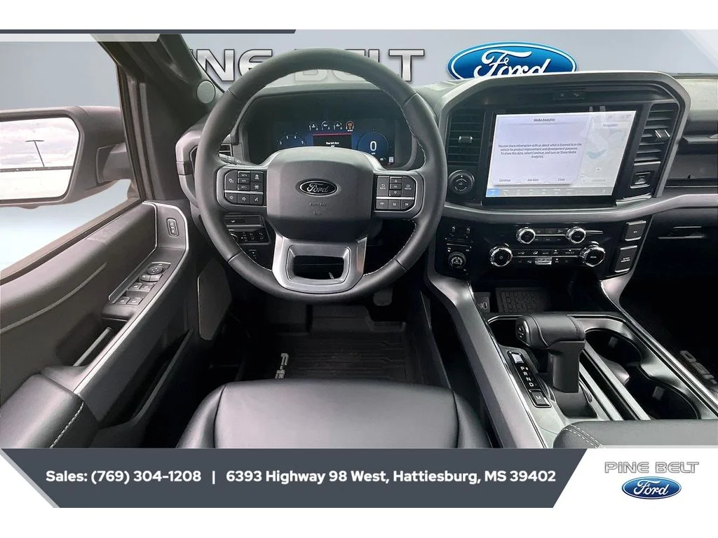 New 2026 Oxford White Ford XLT image 5