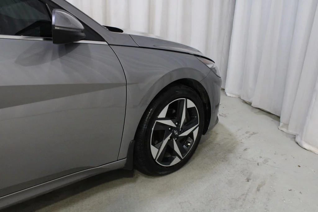 Used 2023  Hyundai Limited image 27