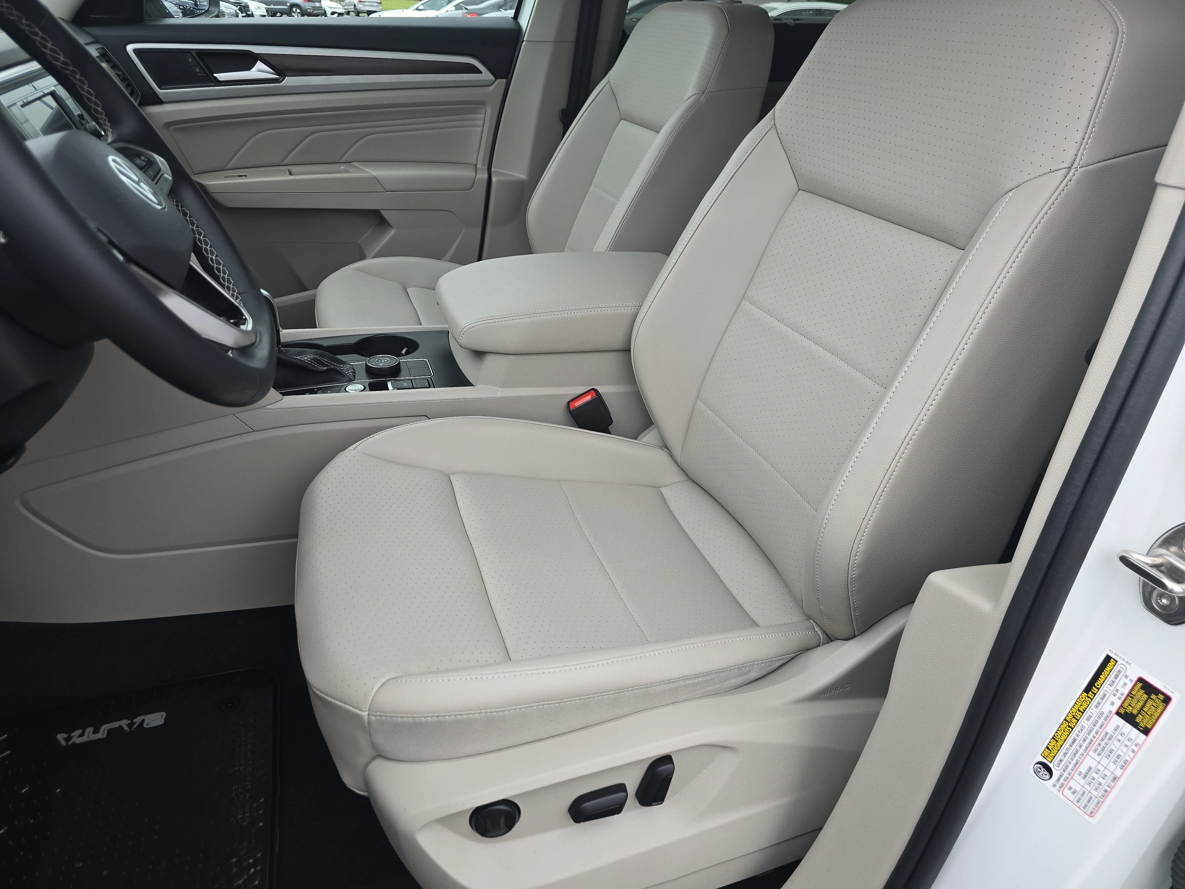 Certified Used 2022 Pure White Volkswagen 2.0T SE image 21