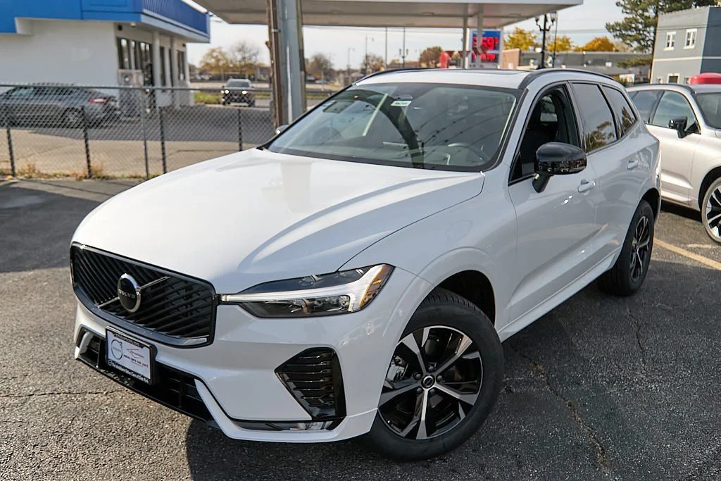 2026 Volvo XC60 B5 Core Dark AWD's photo