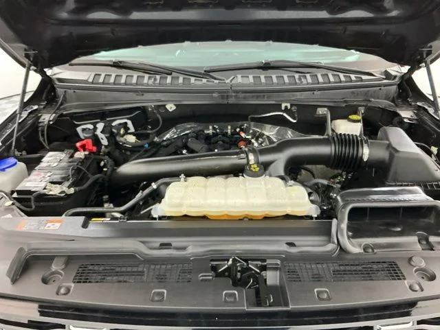 Used 2024  Ford Limited image 32