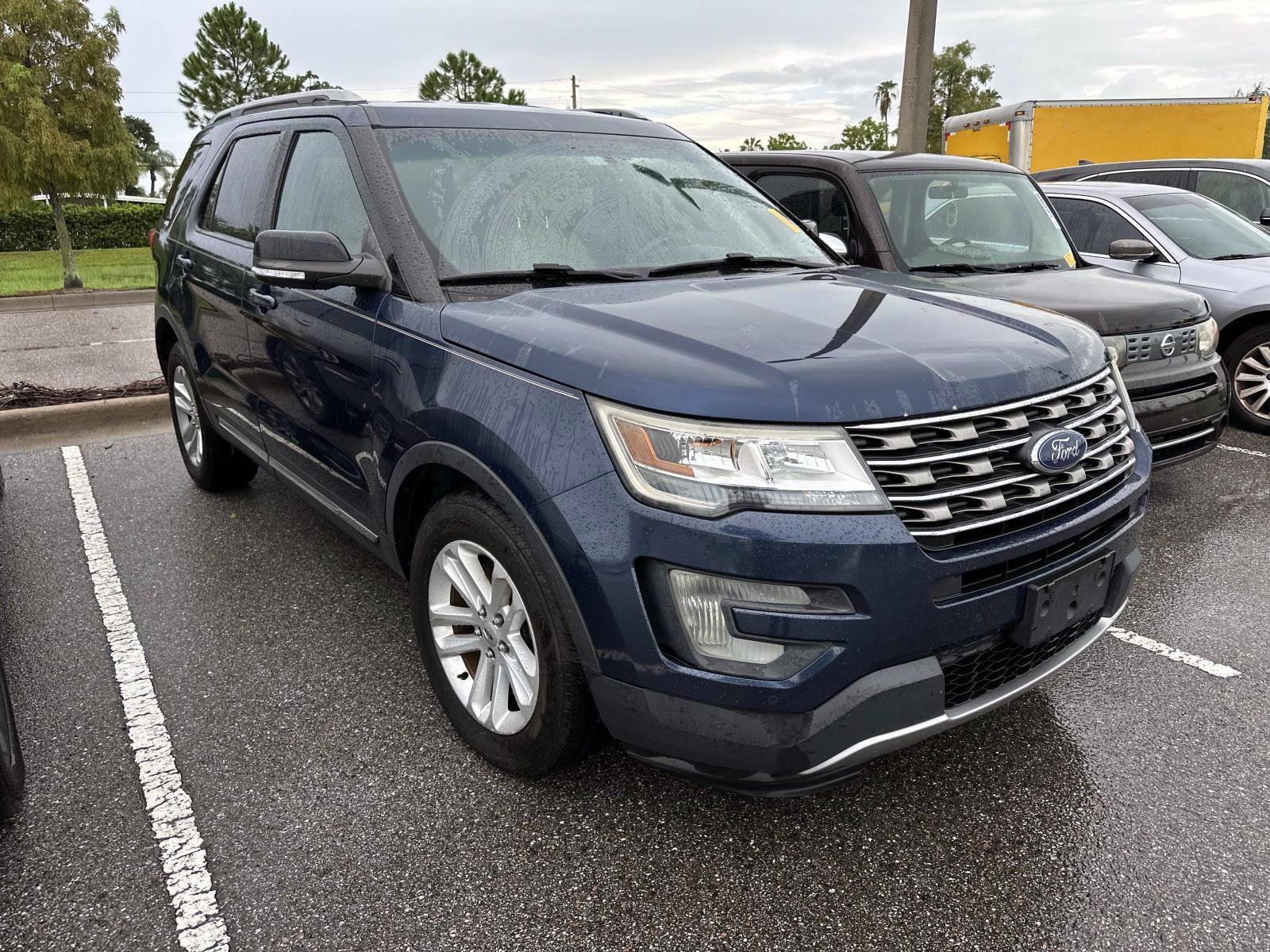 Used 2016 Blue Jeans Metallic Ford XLT image 4