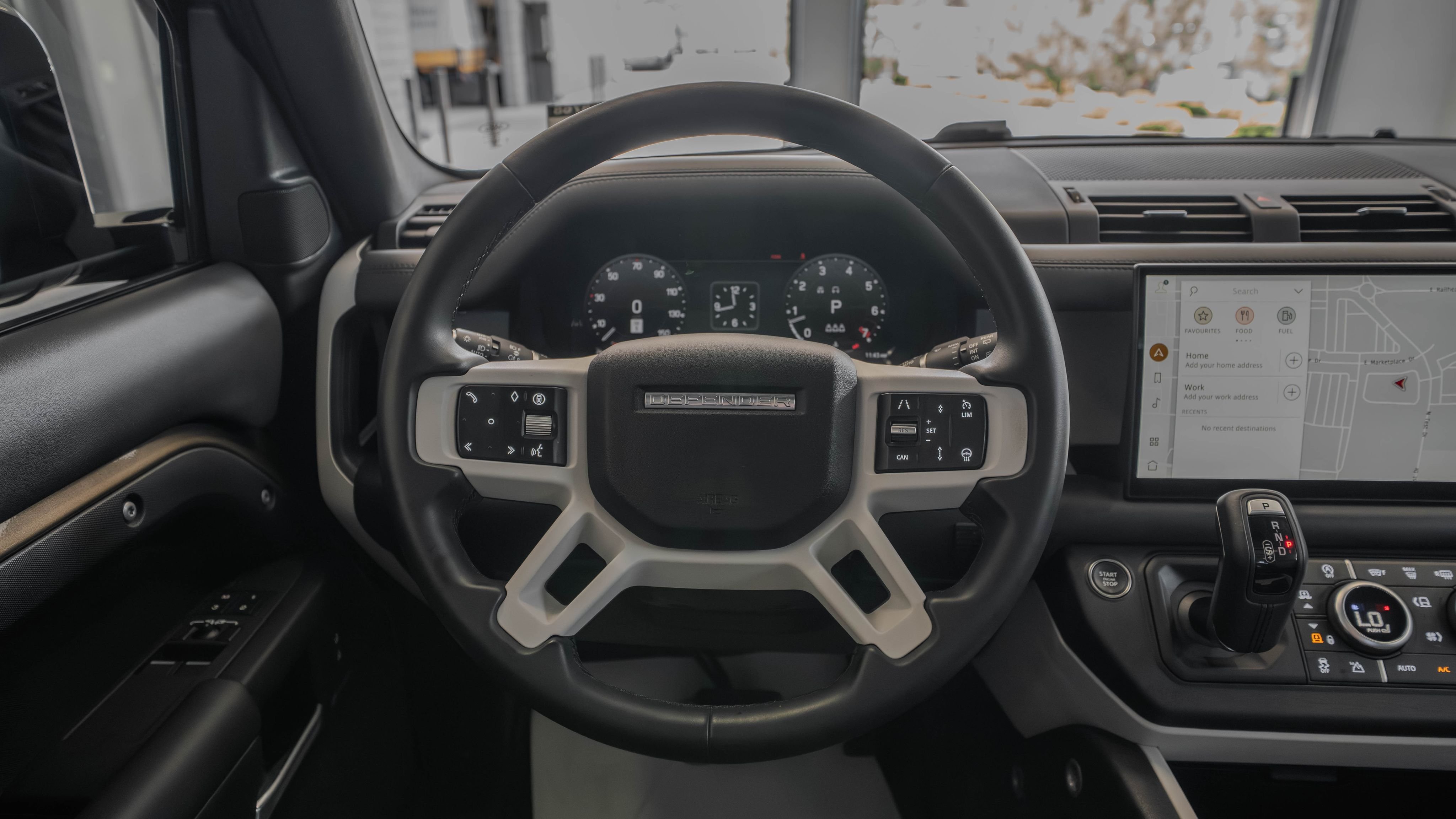 Used 2025 Gondwana Stone Metallic Land Rover S image 9