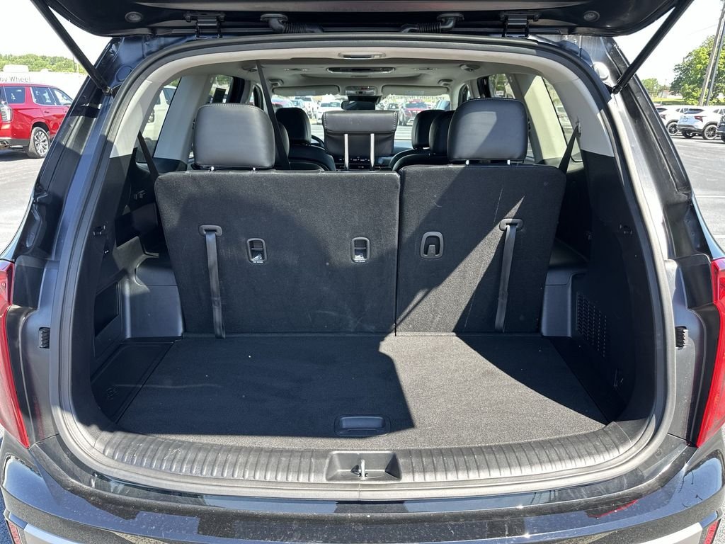 Used 2024 Black Kia S image 31