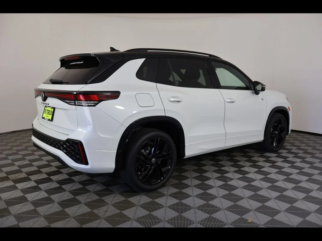 New 2026 White/off-white Volkswagen 2.0T SE R-Line Black image 6