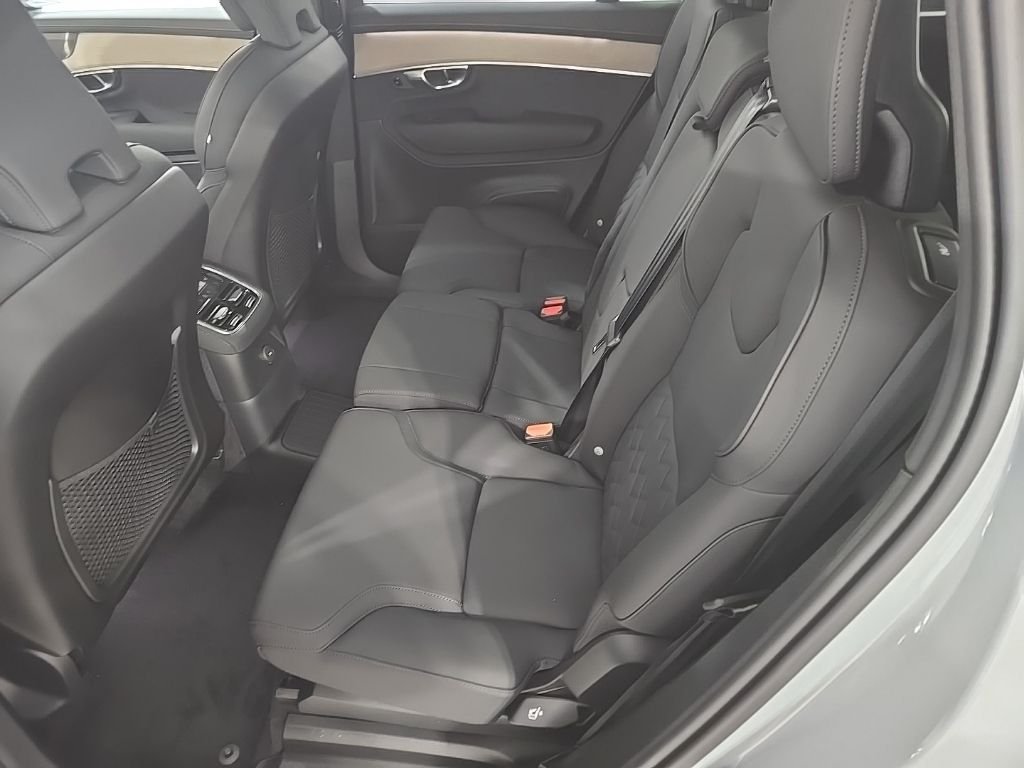 2026 Volvo XC90 Plus - Photo 23
