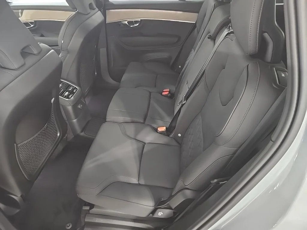 2026 Volvo XC90 Plus - Photo 23