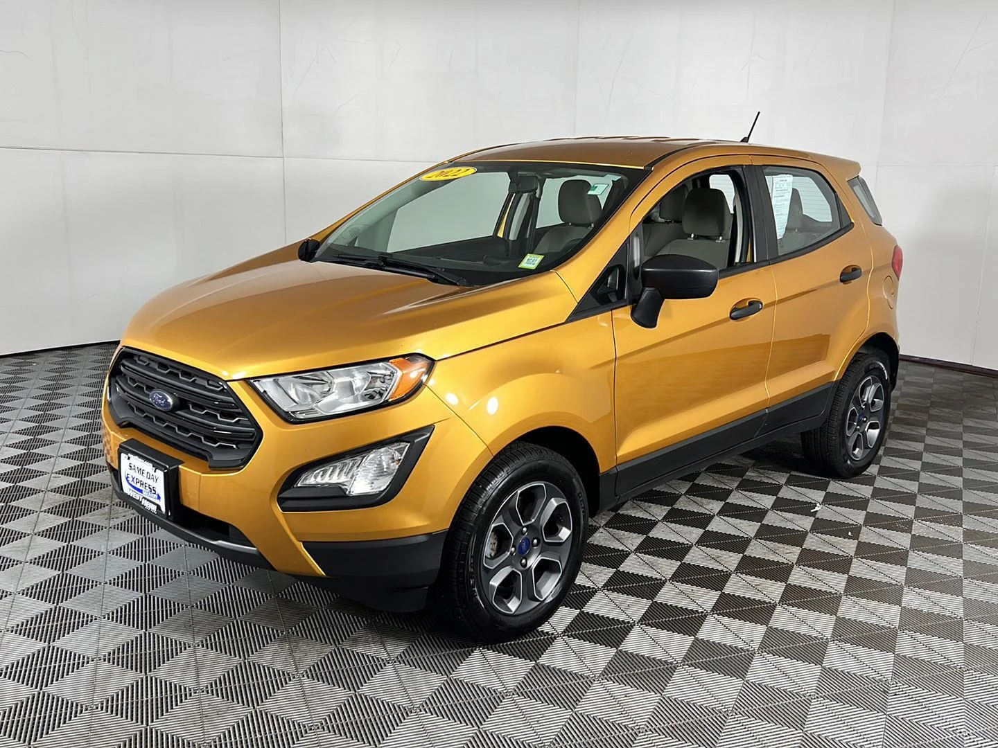 Used 2022 Luxe Yellow Ford S image 16