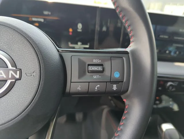 Used 2025 White Nissan SR image 43