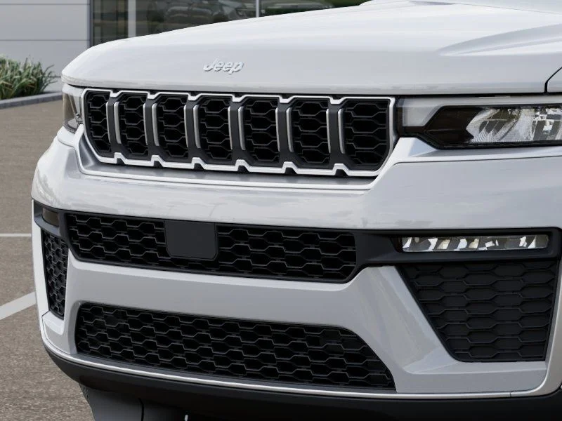 New 2026 Bright White Clear-Coat Exterior Paint Jeep Limited image 10