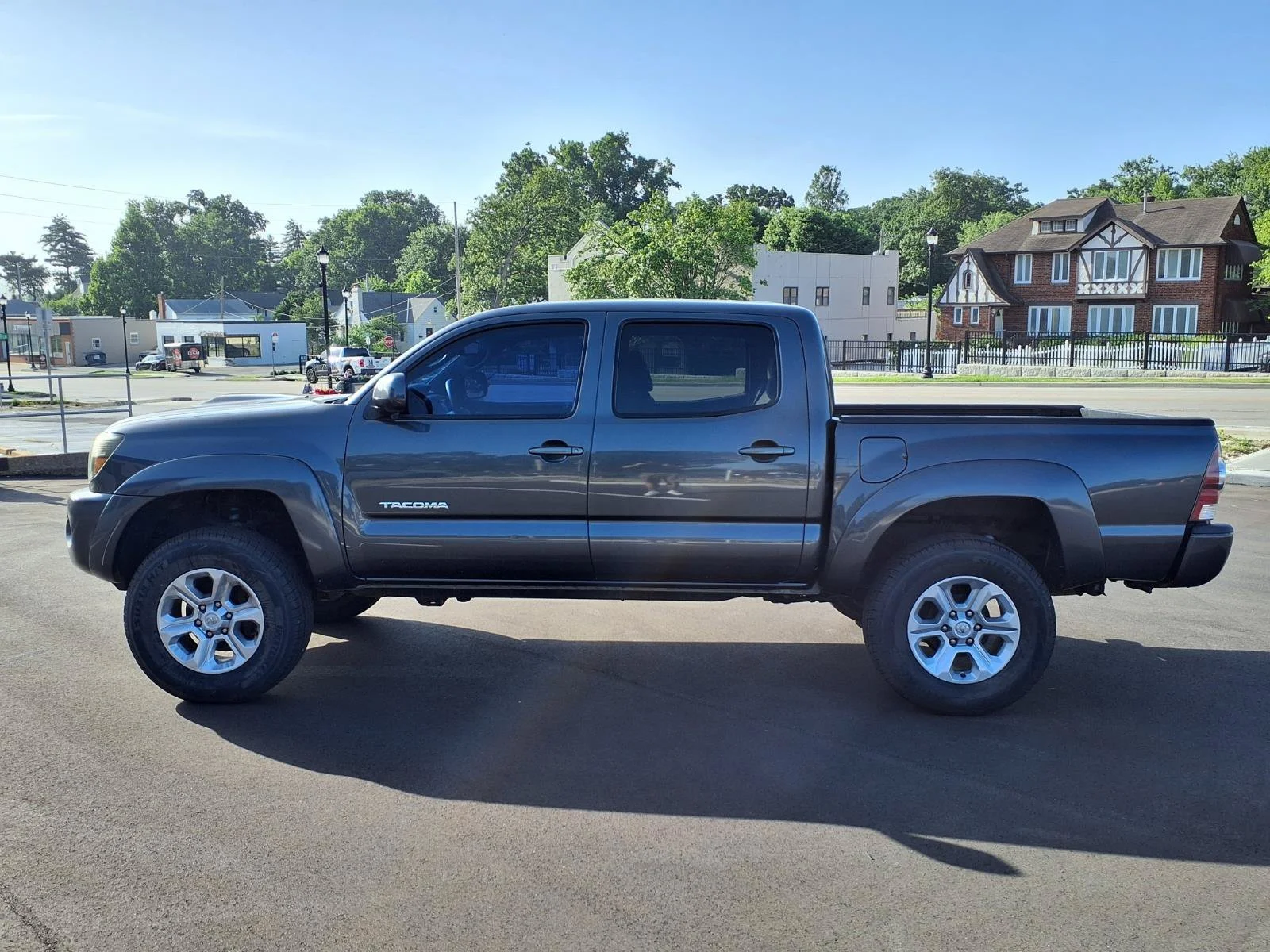 Used 2010 Silver Streak Mica Toyota  image 25