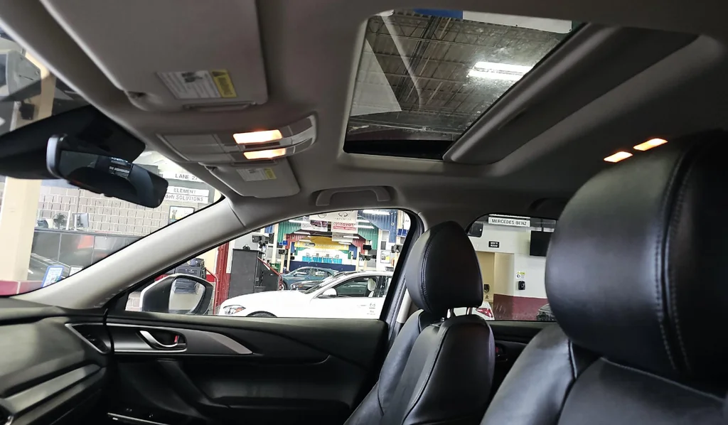 Used 2023 White Mazda Touring Plus image 21