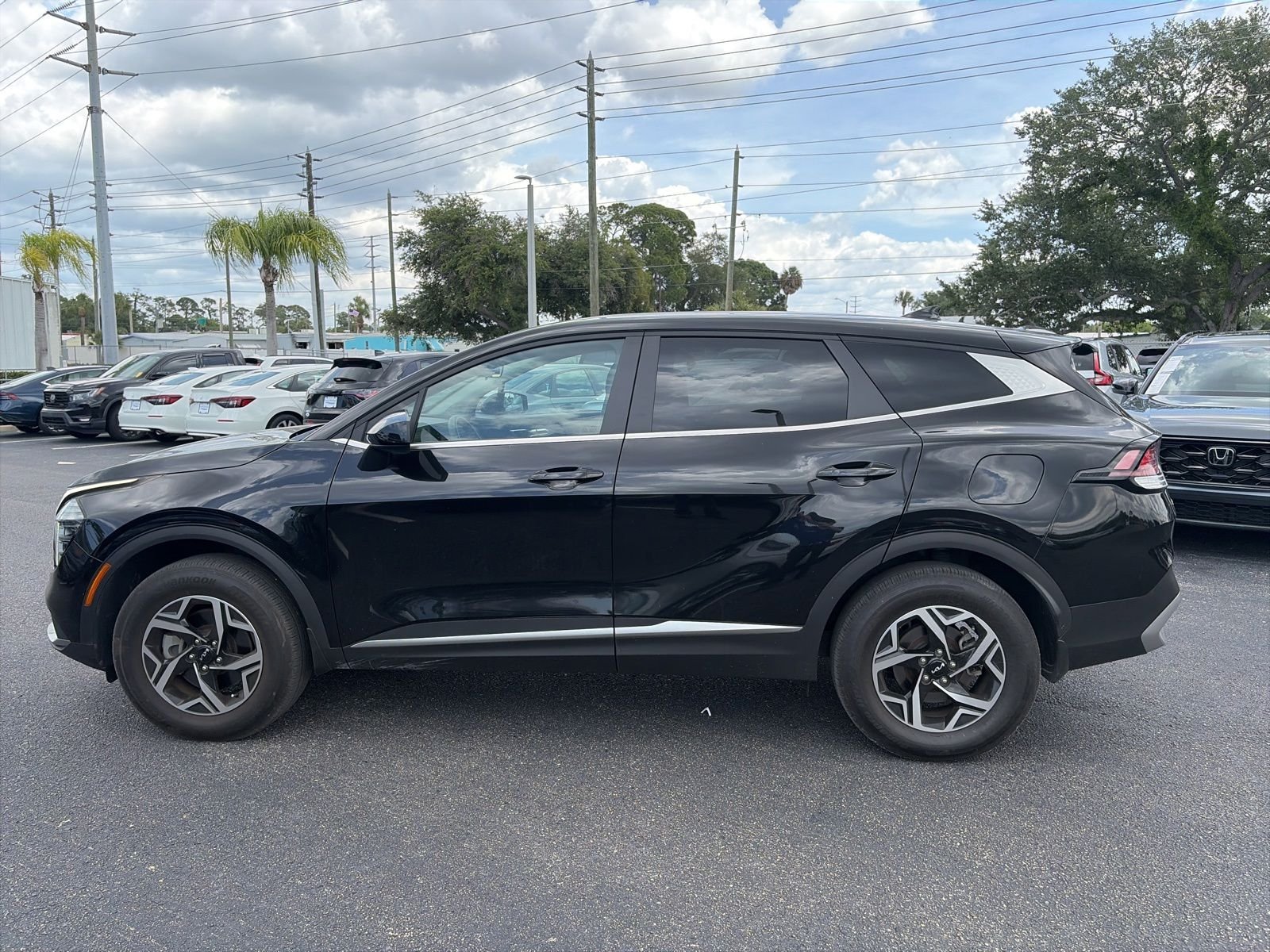 Used 2024 Black Kia LX image 4