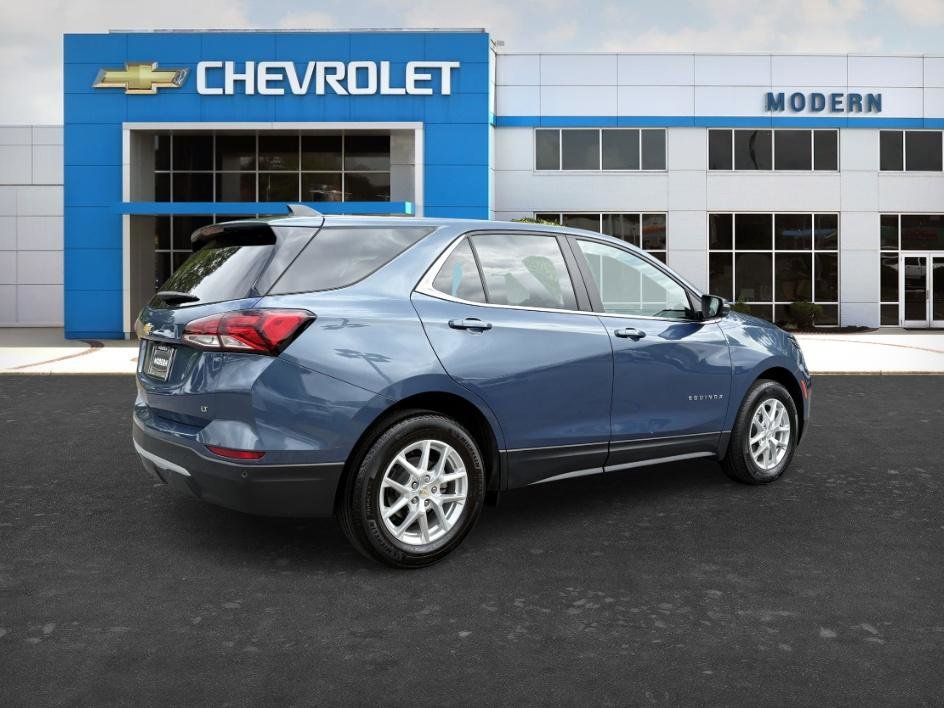 Used 2024 Lakeshore Blue Metallic Chevrolet LT image 5