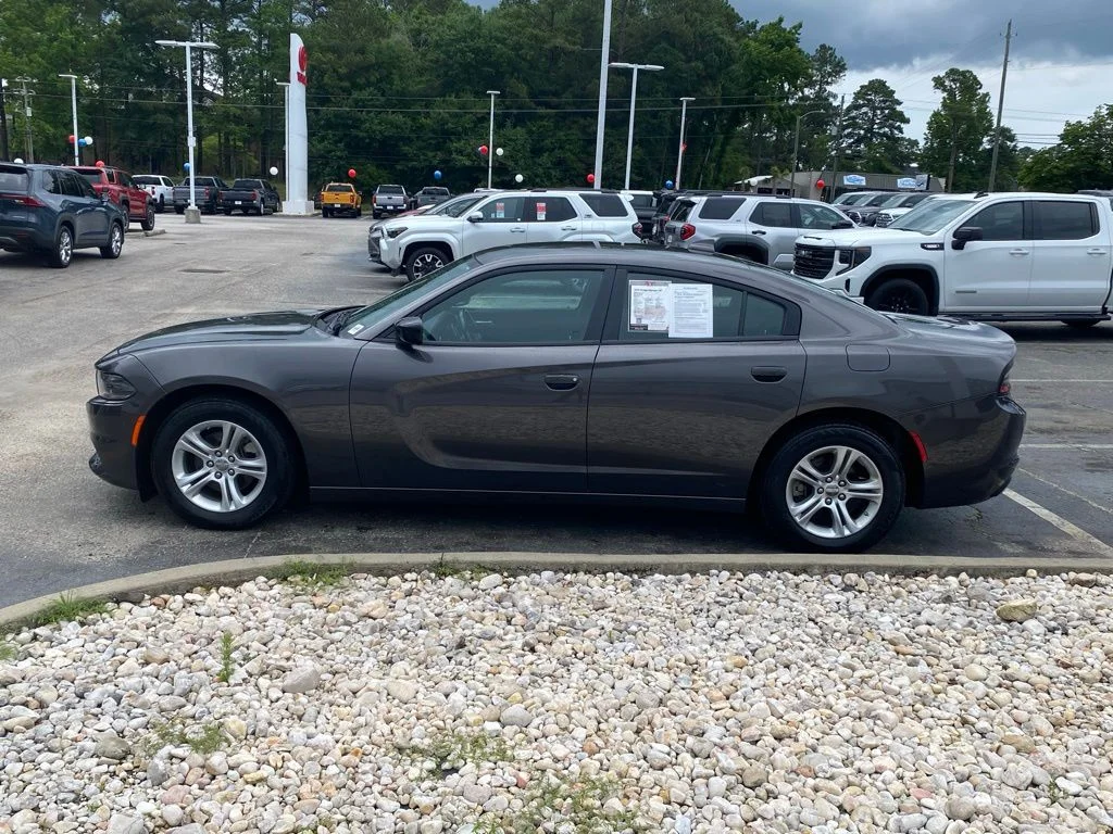Used 2023 Gray Dodge SXT image 4