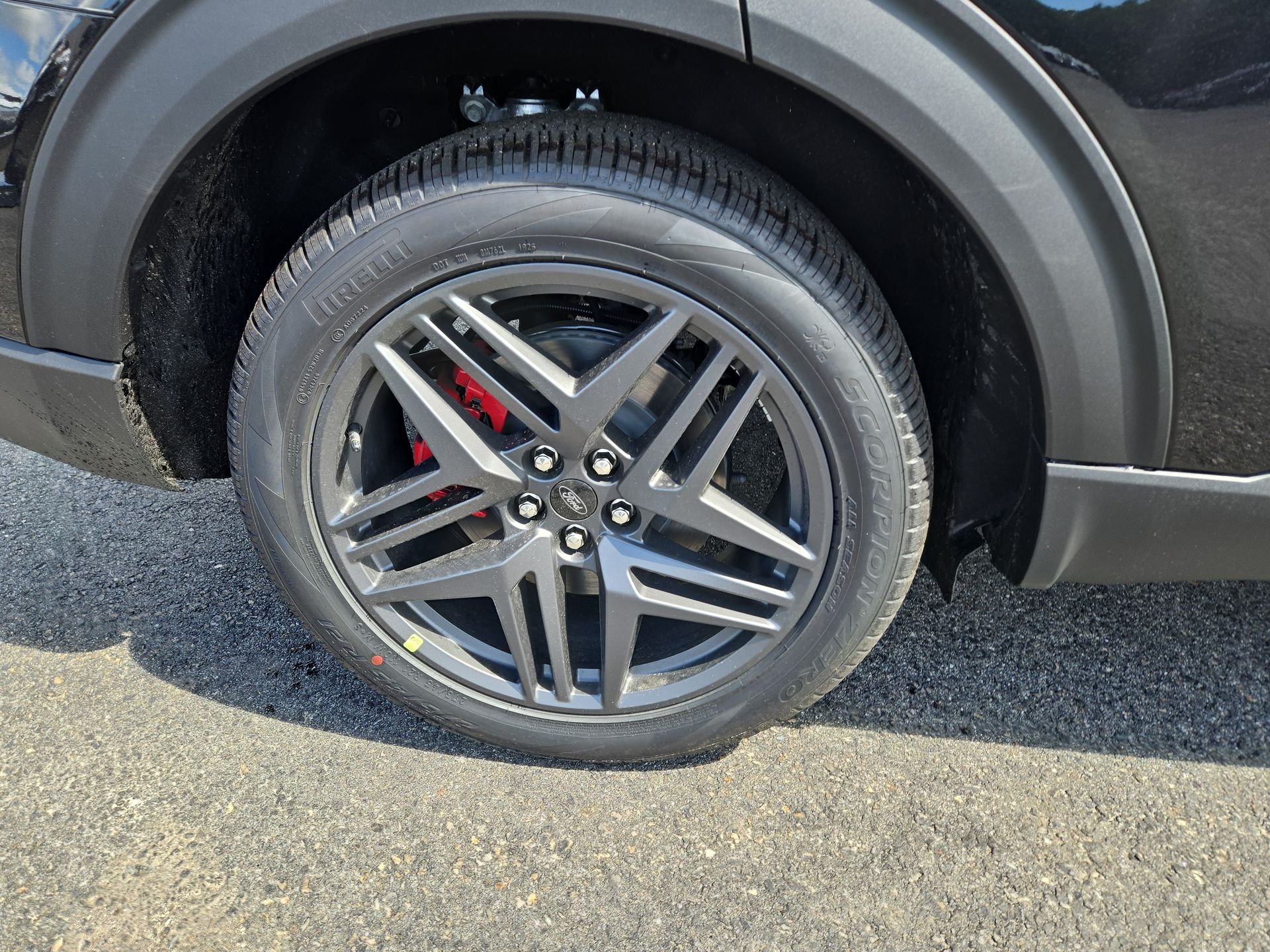 New 2026 Agate Black Metallic Ford ST image 2
