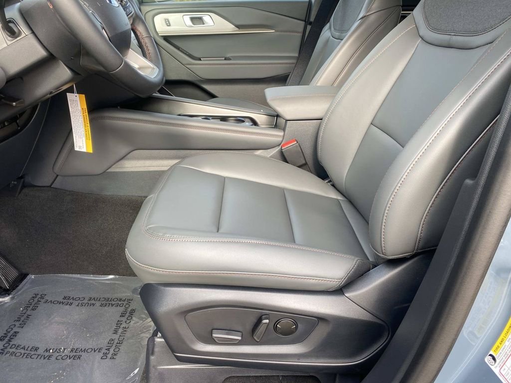 New 2026 Vapor Blue Metallic Ford Active image 11