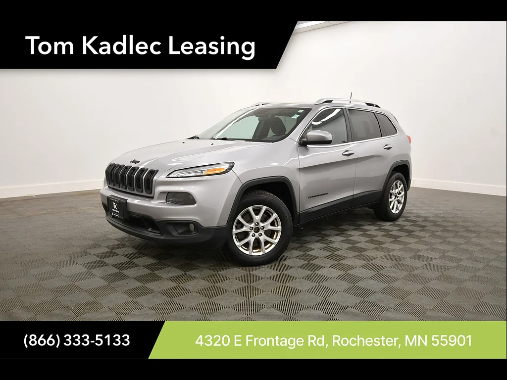 Used 2017 Billet Silver Metallic Clear Coat Jeep Latitude image 1